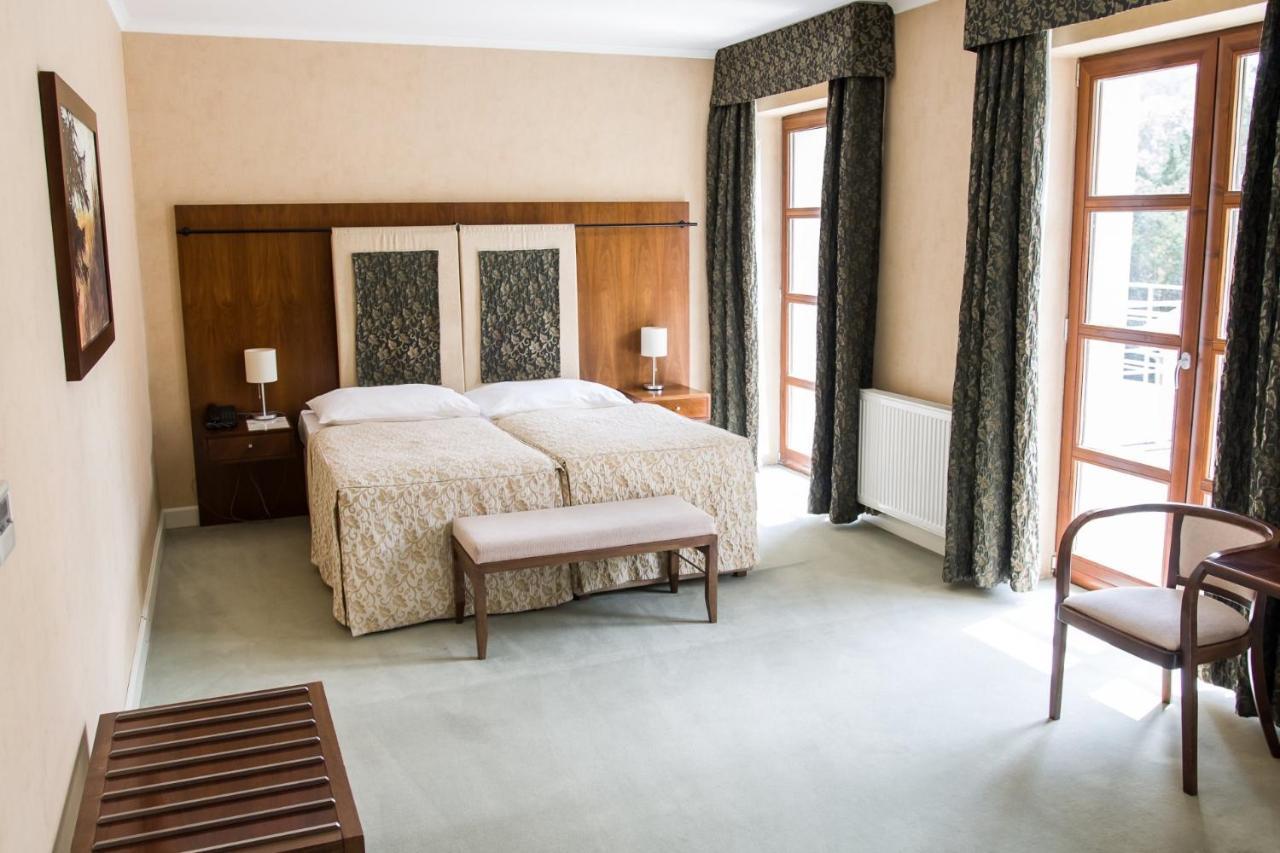 Hotel Pavla Πιεστάνυ Εξωτερικό φωτογραφία